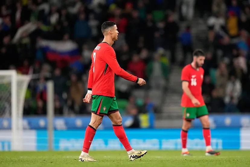 斯洛文尼亚结束了葡萄牙连续11场胜利的纪录