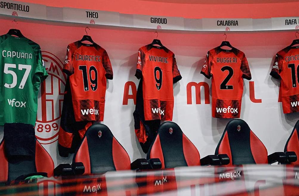 AC米兰球员将在对卡利亚里的比赛中在球衣上展示他们母亲的姓氏